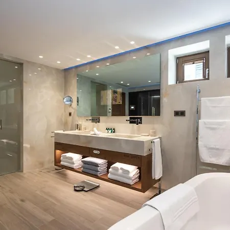 Nana Princess & Χερσόνησος