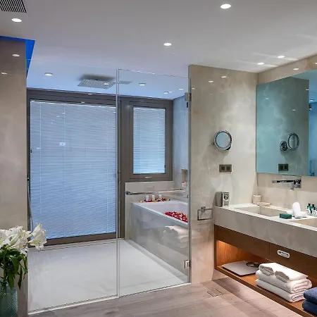 Nana Princess & Χερσόνησος