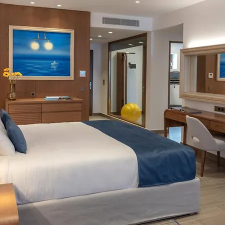 Nana Princess & Station touristique Hersónissos